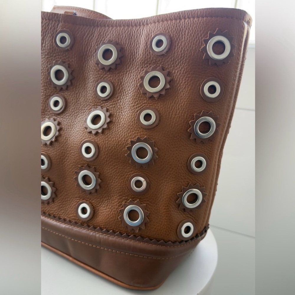 Zara Two Toned Brown Tan Silver Eyelet Accents Leather Bucket Bag Style Tote - Picture 3 of 9